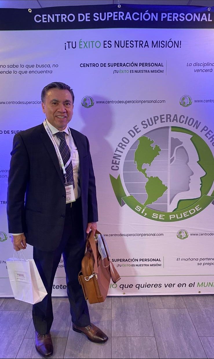 Carmelo en un evento de superación personal